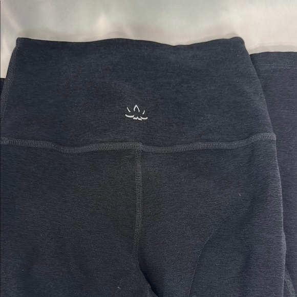 Beyond Yoga Flare Leggings - Picture 2 of 2